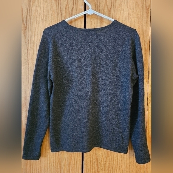 Pursuits, Ltd 100% cashmere sweater size small - Picture 4 of 4